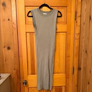 Pink Rose Sleeveless Ribbed Dress in Gray